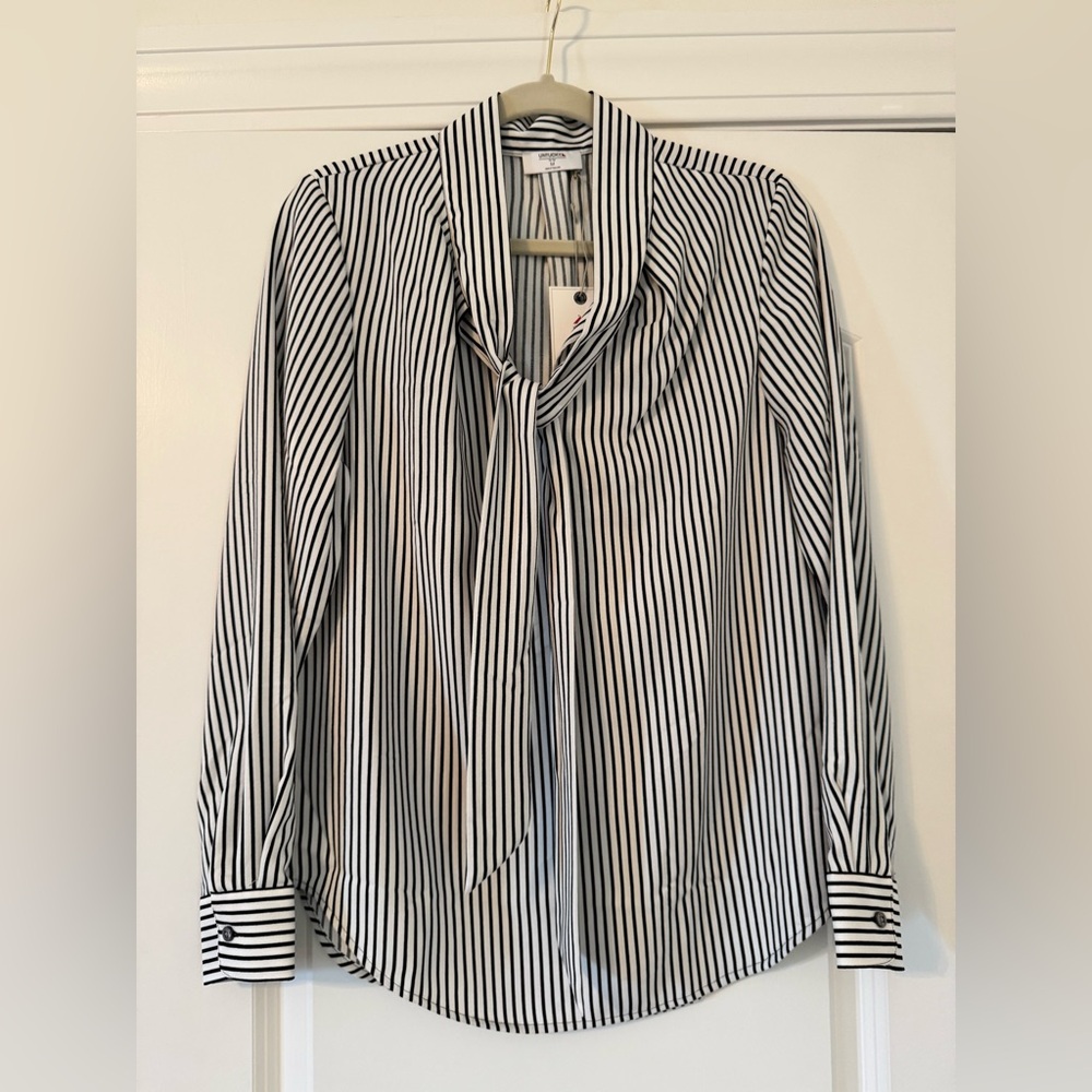 UNTUCKit blouse